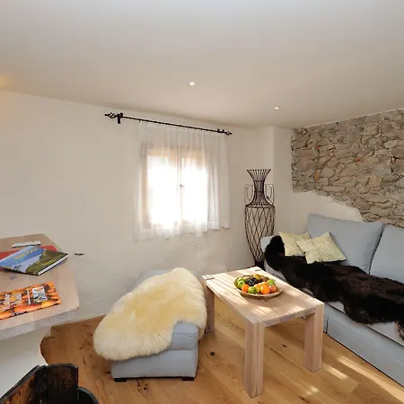 杜尔斯坦文物酒店 *