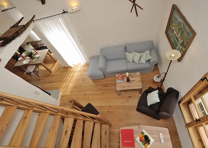 杜尔斯坦文物酒店 *