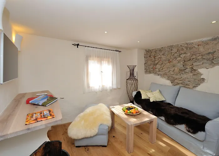 杜尔斯坦文物酒店 *